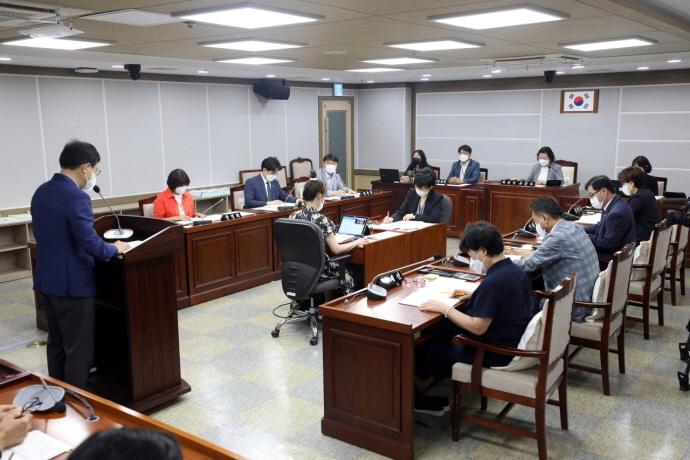 수원특례시의회 기획경제위원회, 2022년도 주요업무 추진실적 보고 청취