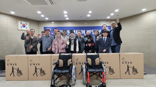 성남시청소년재단, 장애 청소년·청년을 위한 휠체어 스포크가드 전달