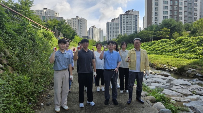 NE_2025_YWKOFE61274.jpeg